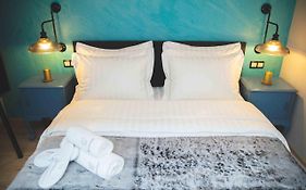 Rooster Suites